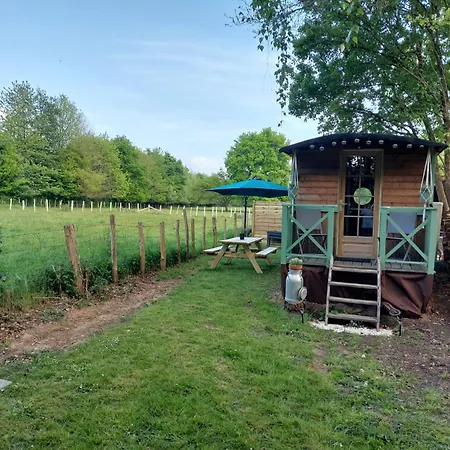 Luxury tent La 24h Roulotte *